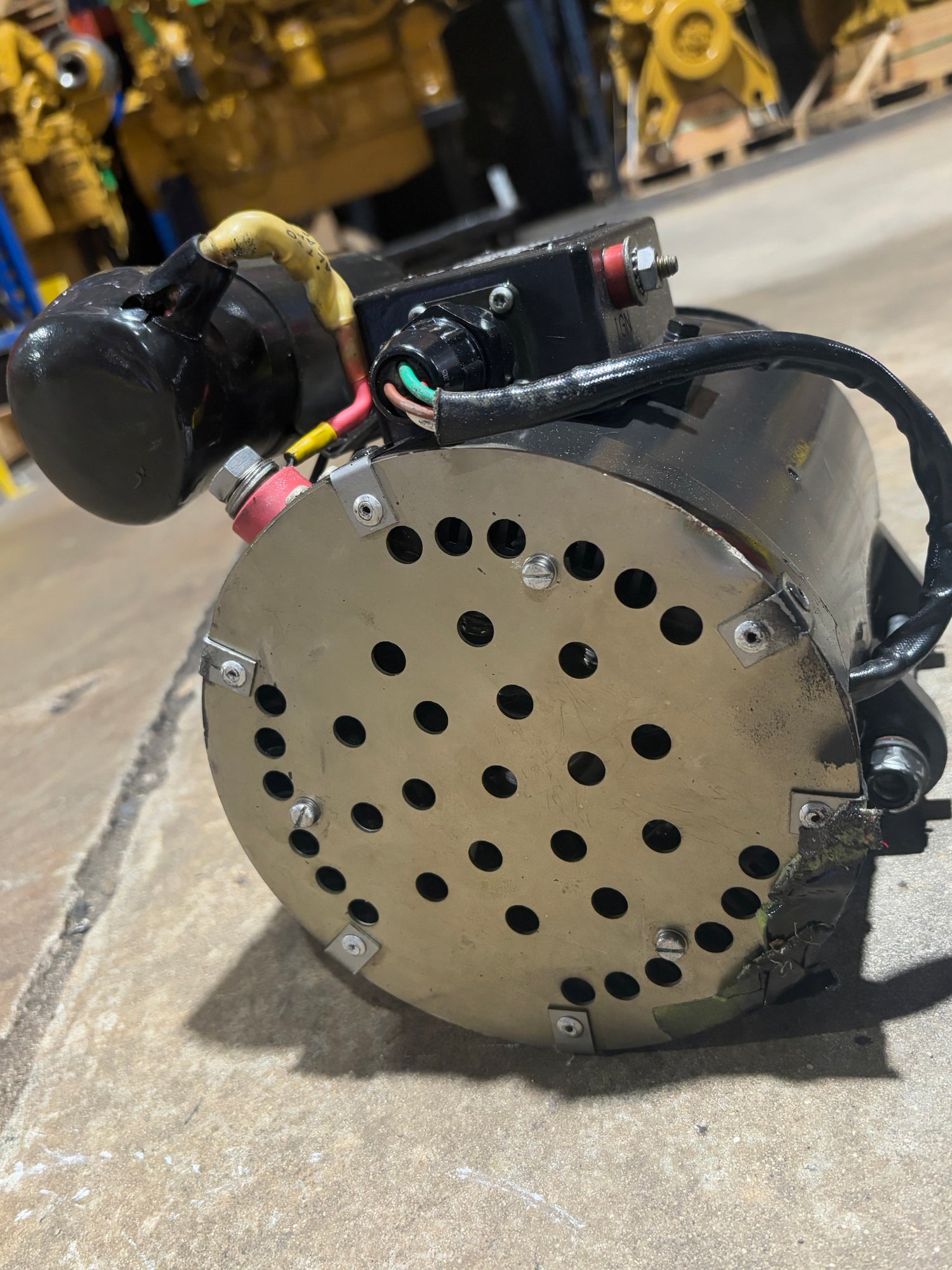 C.E Niehoff OEM Generator N1127-3 28V 140AMP 76761-N3042 6115015601929