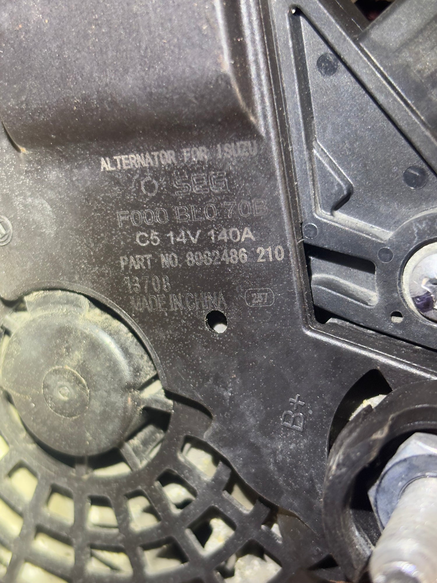 Bosch Isuzu OEM Alternator 8982486210 14V 140Amps