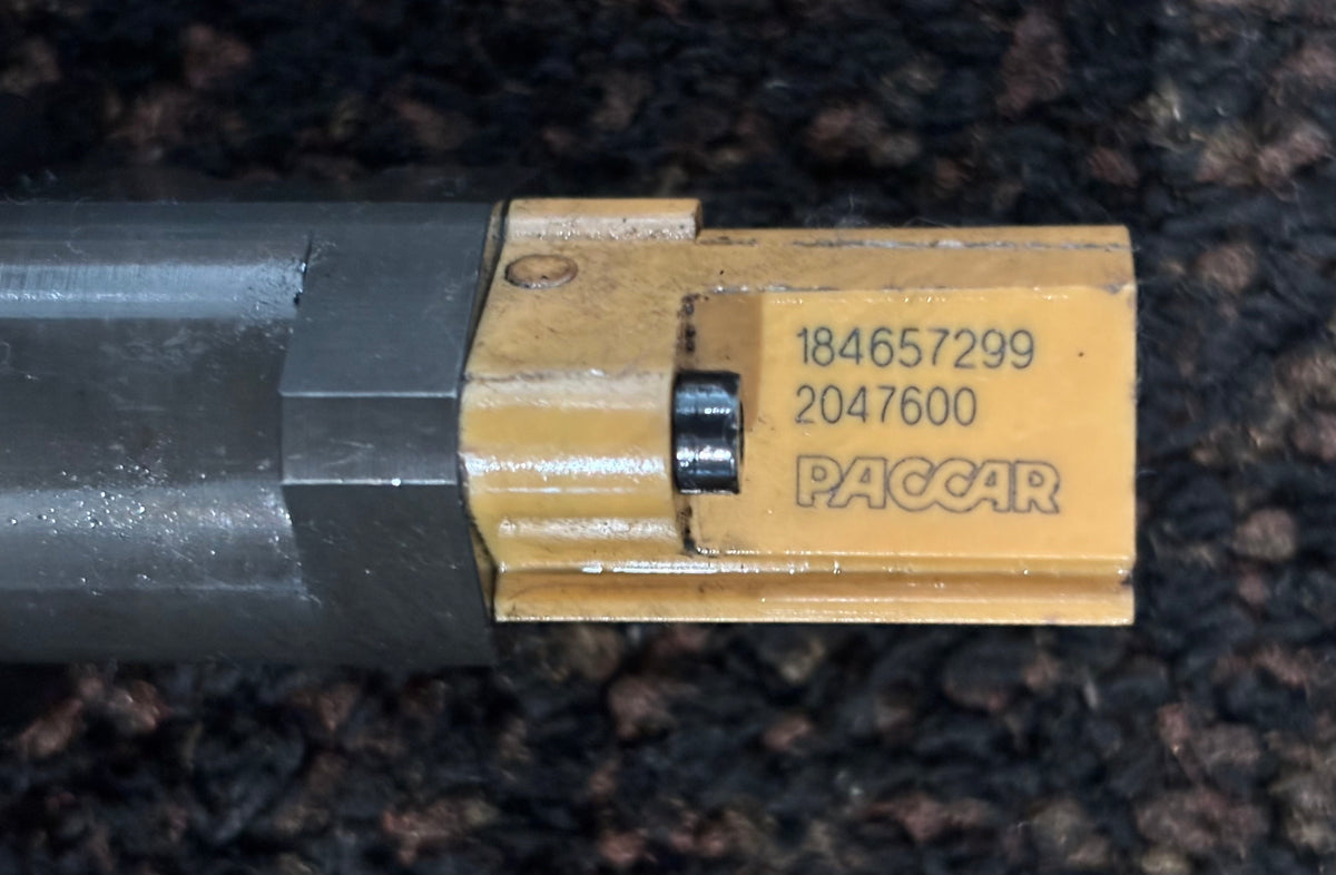 Paccar MX-13 EPA13 Diesel Engine Fuel Injector 2047600