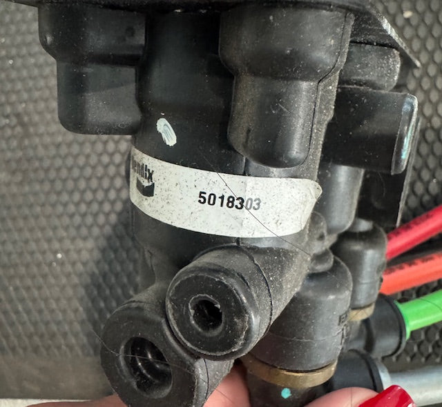Bendix Air Brake Dash Control Valve 5018303 909598 802804 5018673 3530282