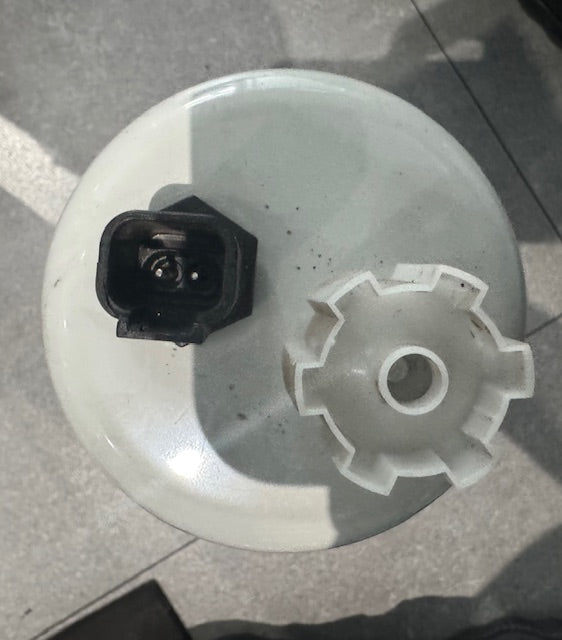 Fleetguard FS1065 OEM Fuel Water Separator With Filter head 4939058 4934879