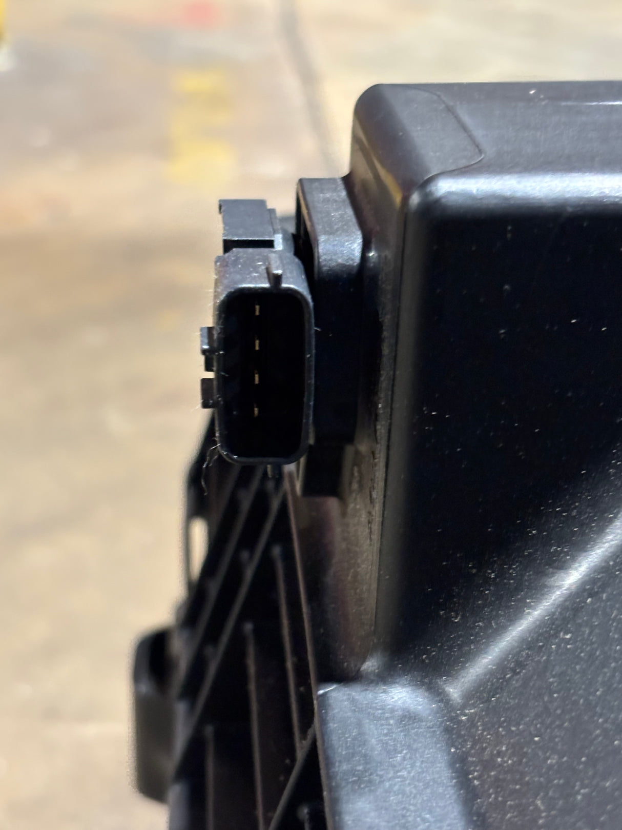 Cummins OEM Air Cleaner Box with Filter and Sensors 3688131 AH55589VE