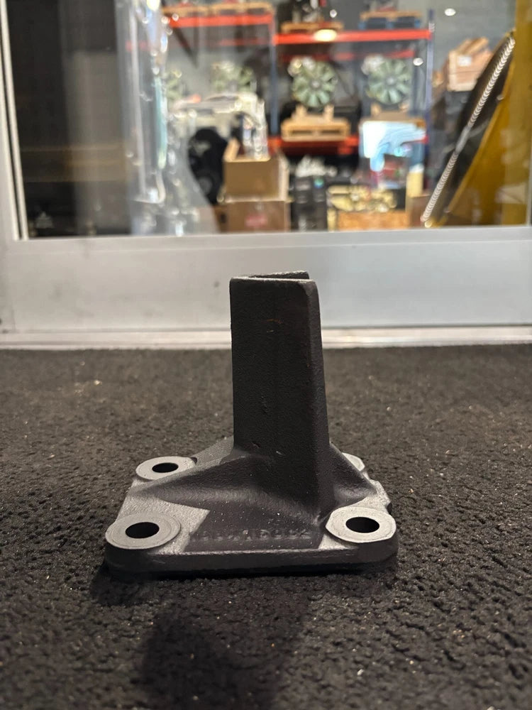 International DT466E DT530E T444 Diesel Engine Right Rear Mount 1664750C2