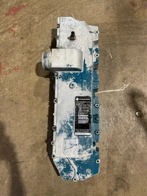 International DT466E Diesel Engine Valve Cover, 1827895C2