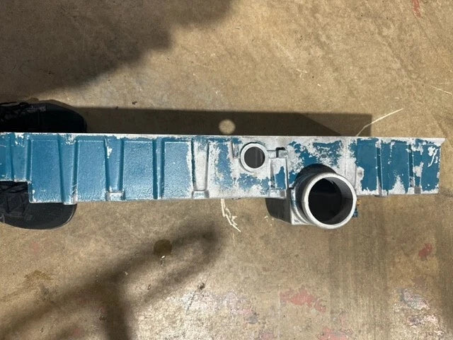 International DT466E Diesel Engine Valve Cover, 1827895C2