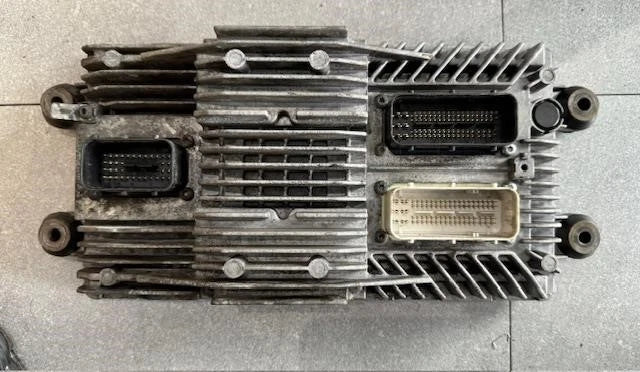 International Maxxforce 9 OEM Engine Control Module ECM ECU 1883086C93