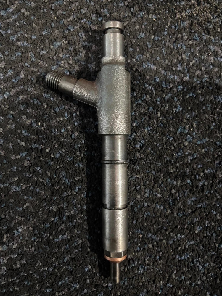 Isuzu 4HE1 Diesel Engine Fuel Injectors 4.8L