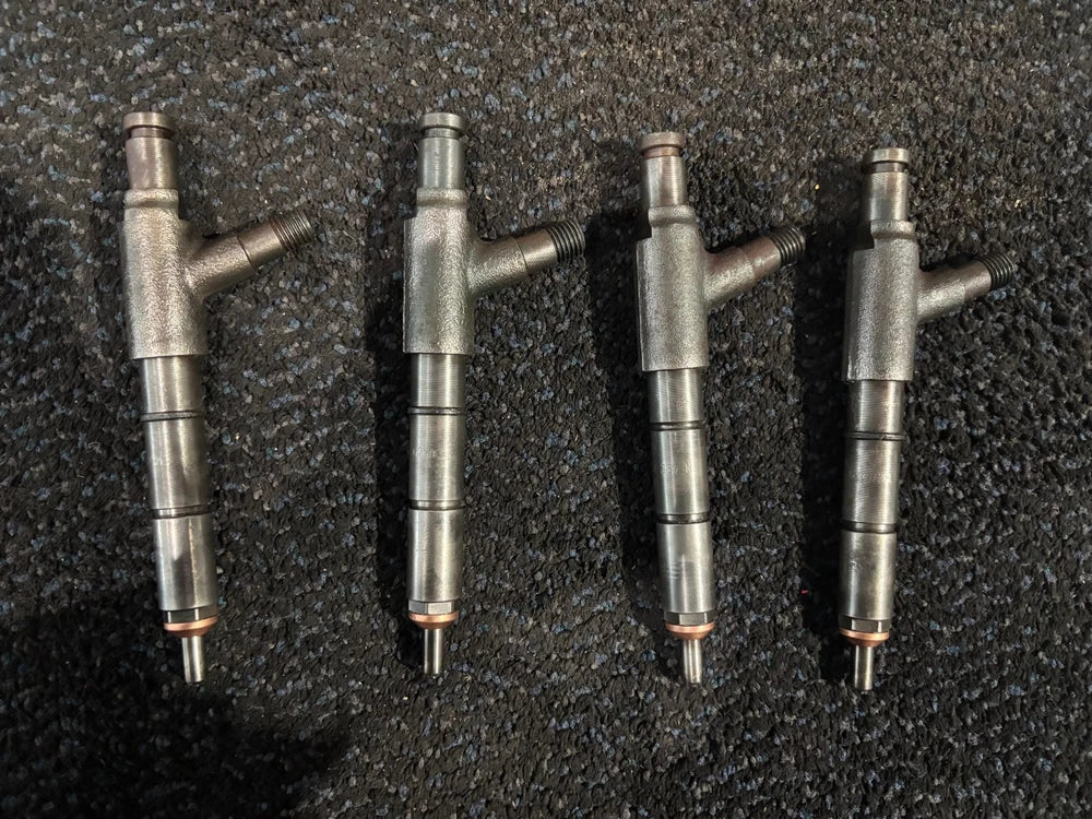 Isuzu 4HE1 Diesel Engine Fuel Injectors 4.8L