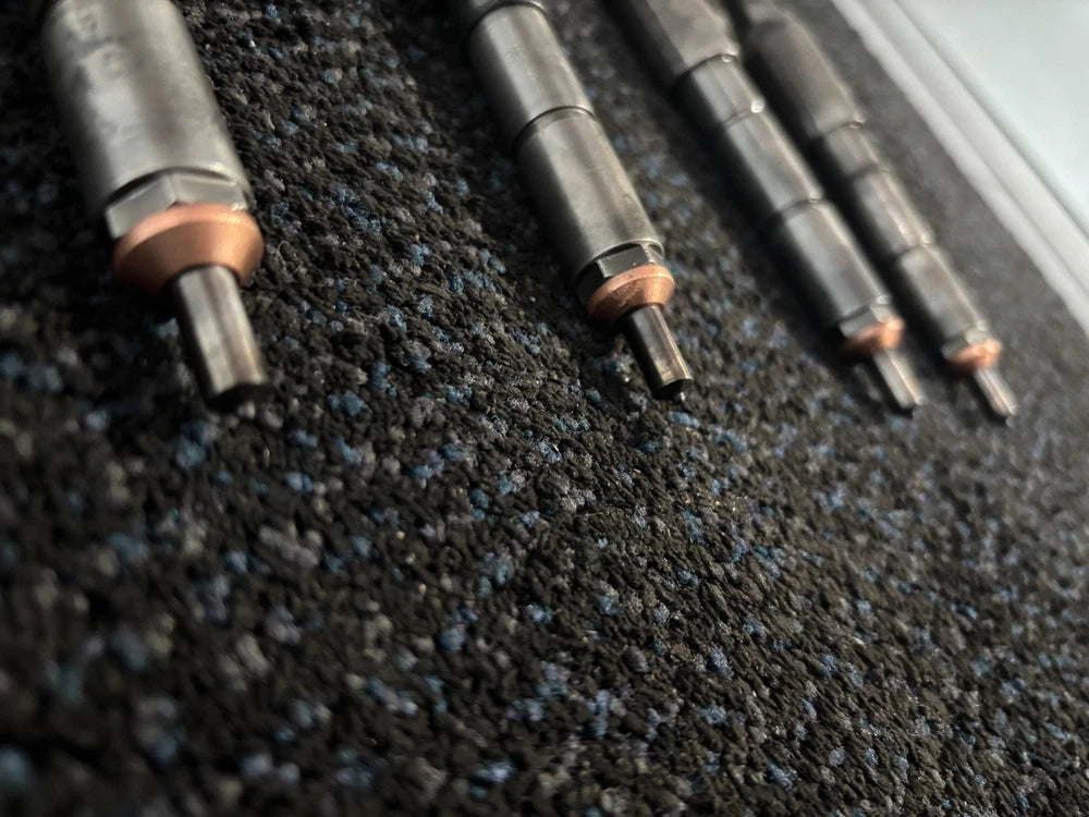 Isuzu 4HE1 Diesel Engine Fuel Injectors 4.8L