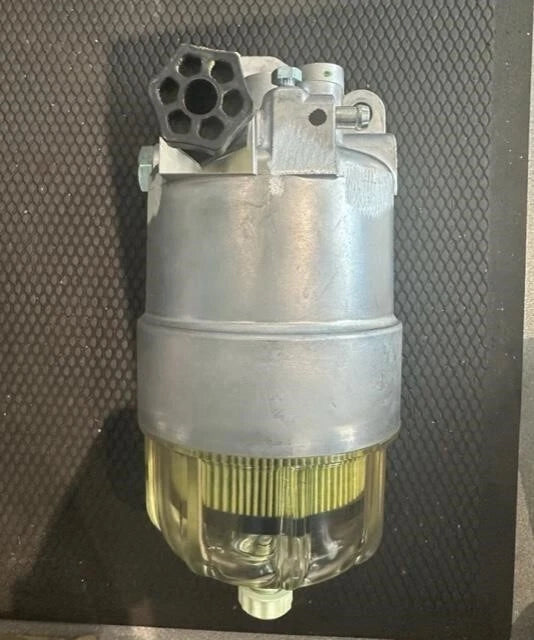 Isuzu 4HK1 Diesel Engine Fuel Filter Assembly 8981438260
