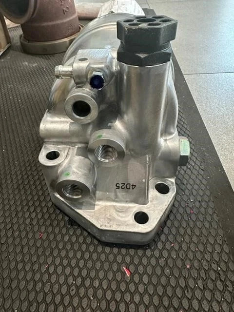 Isuzu 4HK1 Diesel Engine Fuel Filter Assembly 8981438260