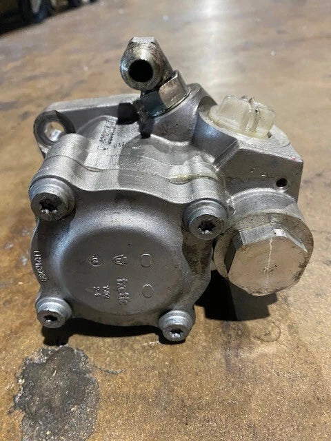 Ixetic LF183 Power Steering Pump off International DT466E Engine 3824033C91