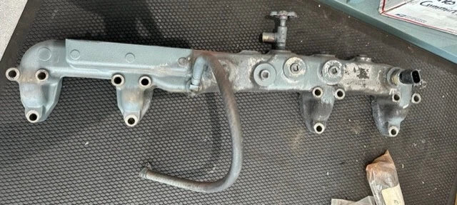 Mack AMI Diesel Engine Thermostat Housing Water Manifold 107GC571BM