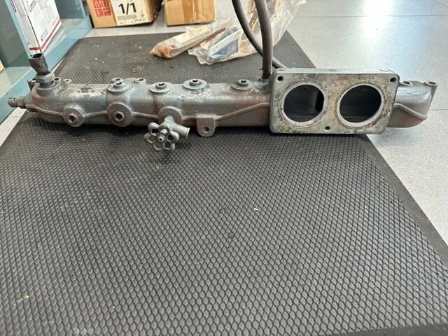 Mack AMI Diesel Engine Thermostat Housing Water Manifold 107GC571BM