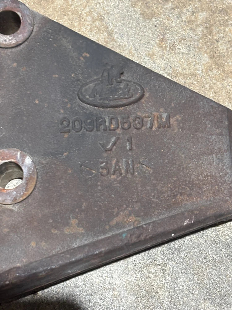 Mack Diesel Engine AC Compressor Bracket 209RD537M
