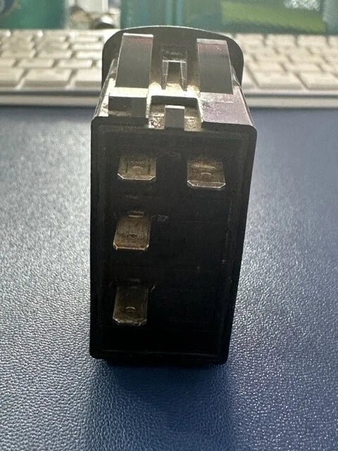 Mack Vision Battery Switch, 1MR4323M11