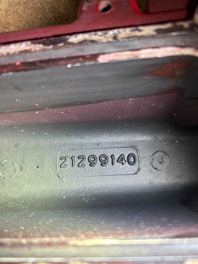 Mack Volvo Diesel Engine Intake Manifold 21299140 21017718