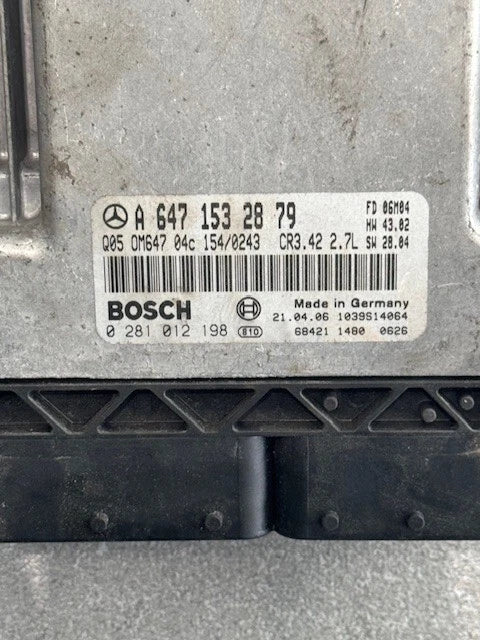 Mercedes-Benz OM647LA Engine Control Module ECM ECU 0281012198 A6471532879