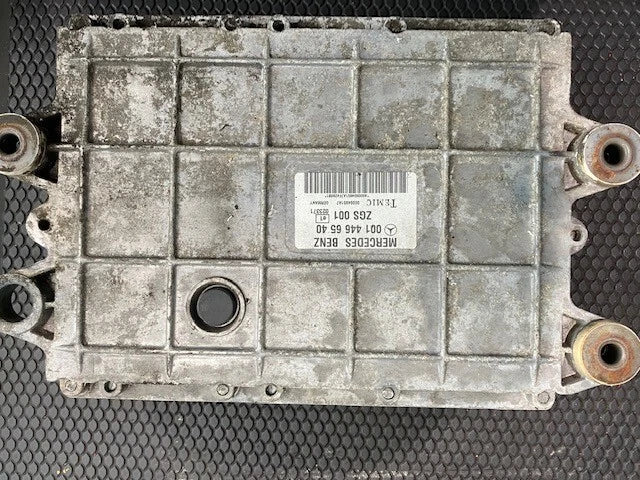 Mercedes Benz OM924LA OEM Diesel Engine Control Module ECM ECU 0014466540