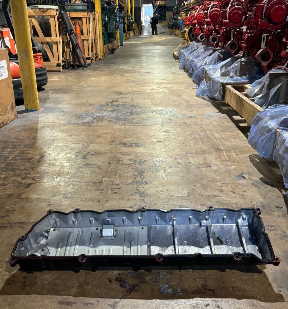 OEM 2006 Isuzu 6HK1 Diesel Engine Valve Cover EPA04