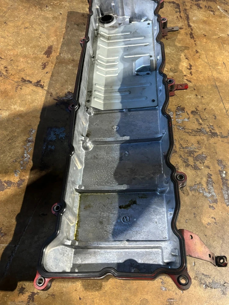 OEM 2006 Isuzu 6HK1 Diesel Engine Valve Cover EPA04