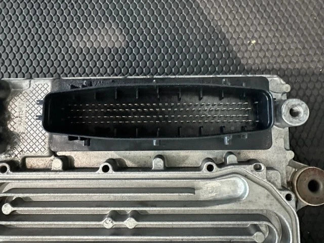 Detroit DD13 OEM Diesel Engine Control Module ECM ECU A0074463740