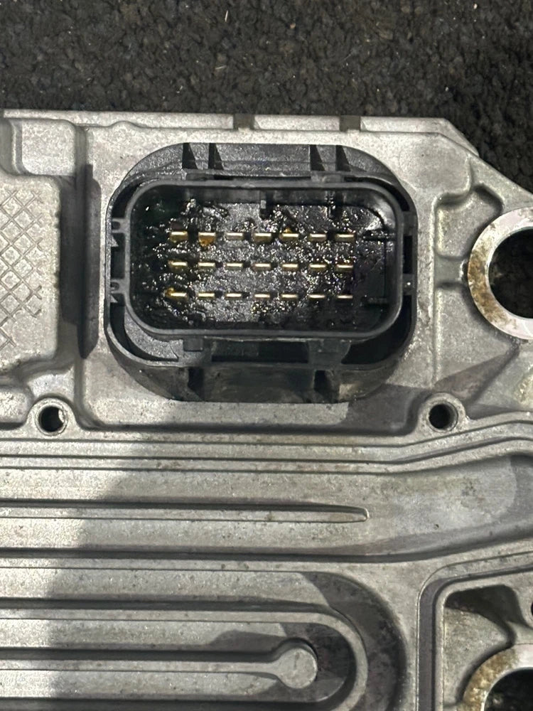 Detroit DD13 OEM Diesel Engine Control Module ECM ECU A0004466035