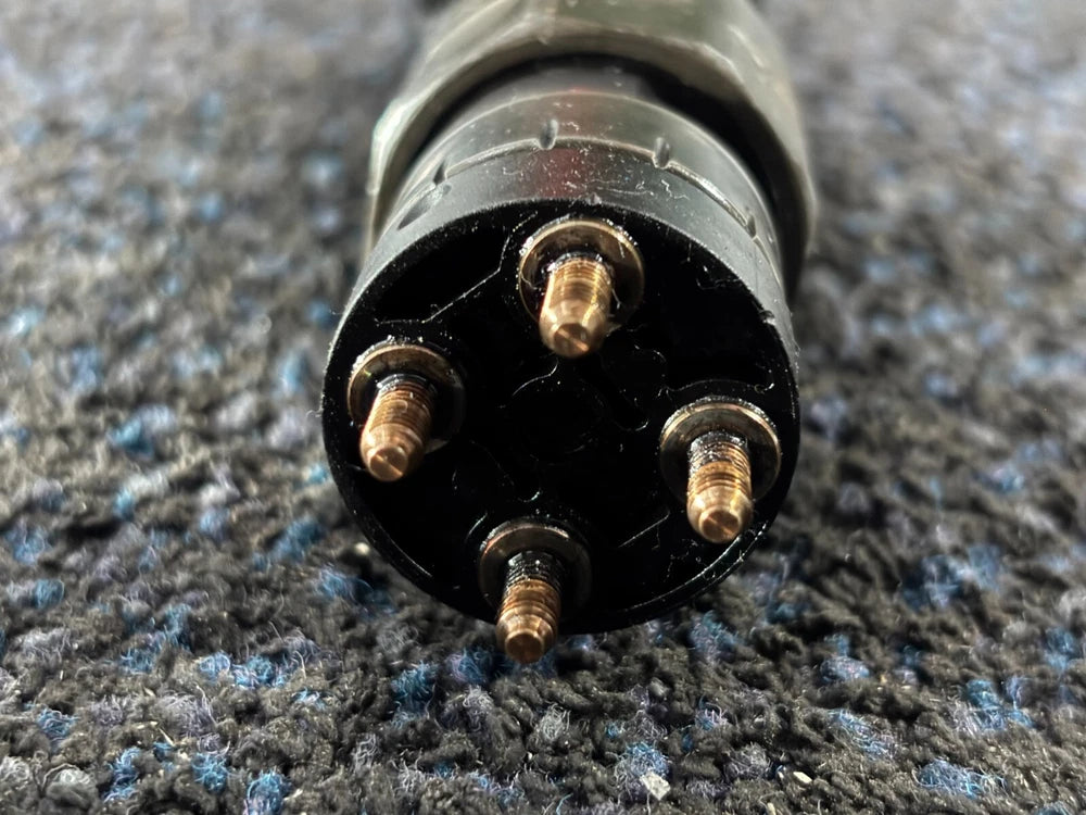 OEM Bosch Fuel Injector for Detroit DD13 DD15 Diesel Engine A4720700887