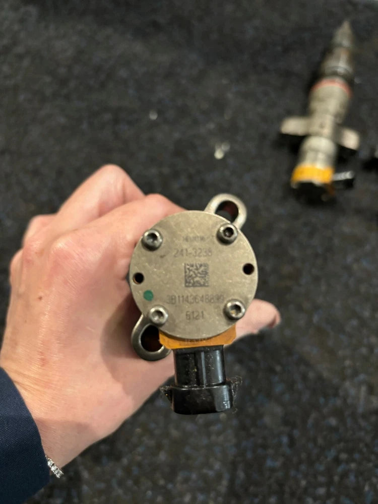 Caterpillar C7 ACERT OEM Diesel Engine Fuel Injector 241-3238