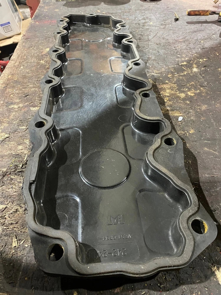 OEM Caterpillar C7 ACERT Diesel Engine Valve Cover, 242-2413