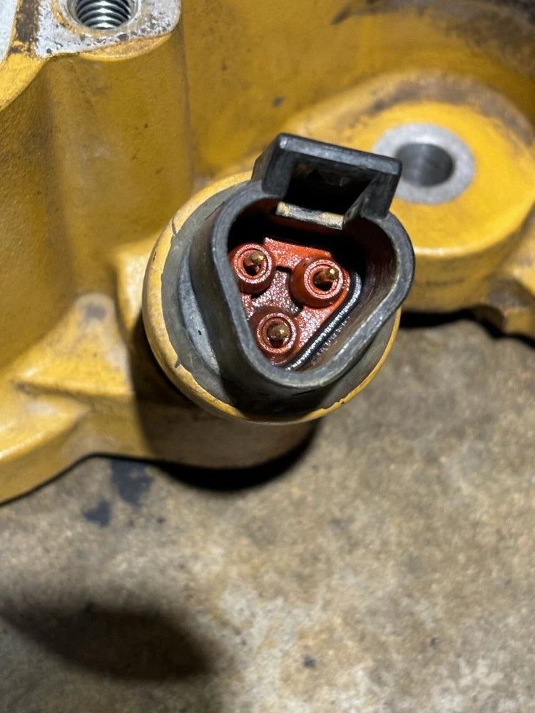 OEM Caterpillar C7 ACERT Rocker Housing with Injector Harness 249-7677