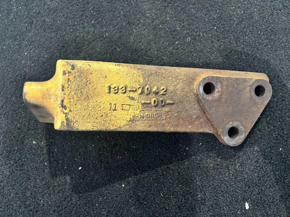 OEM Caterpillar Diesel Engine Bracket 133-7042
