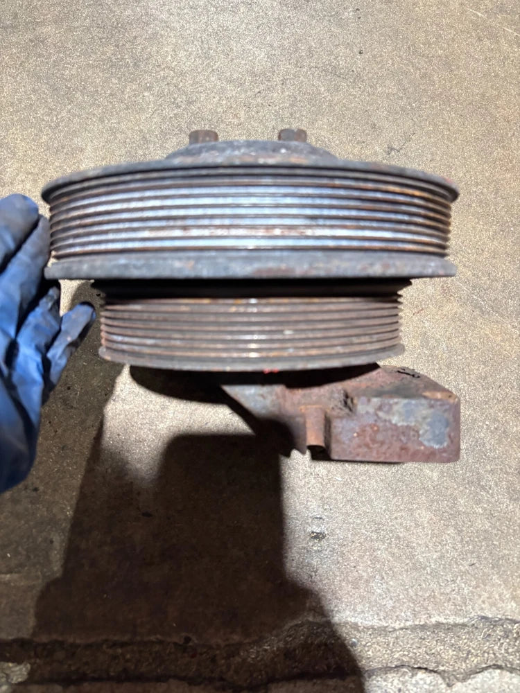OEM Cummins Accessory Drive Pulley with Support Bracket 3924977 3958412
