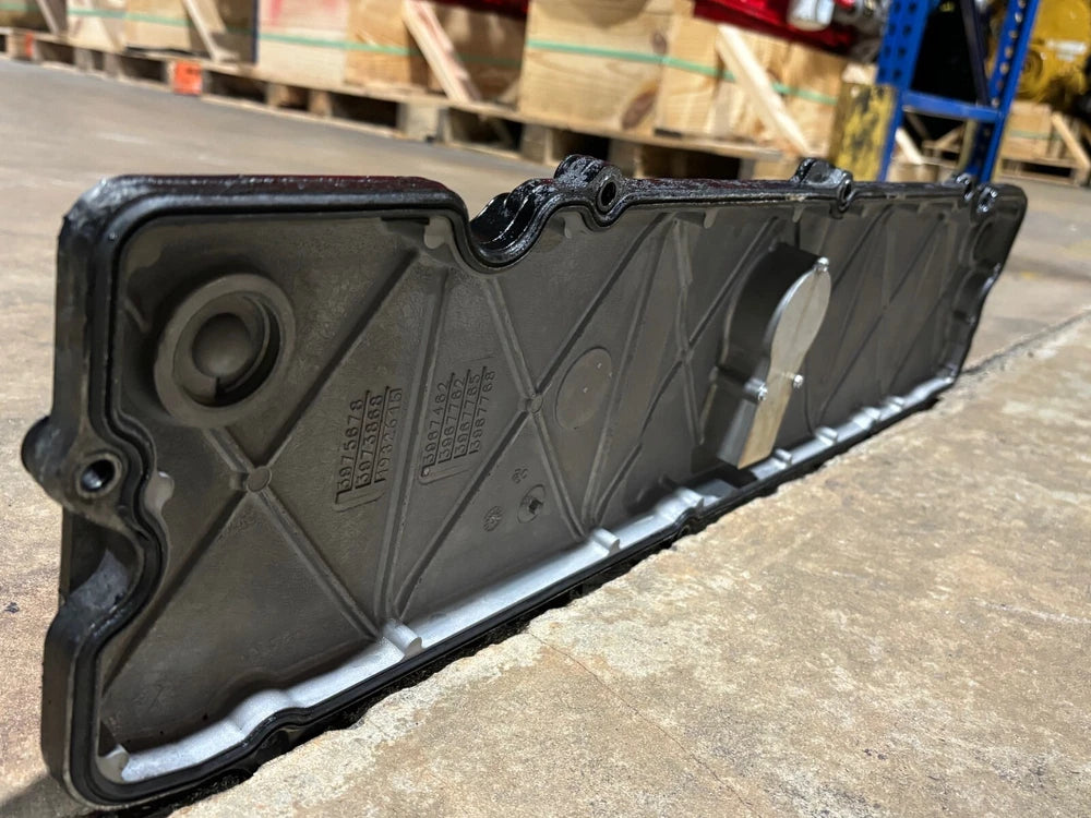 OEM Cummins ISC, ISL Diesel Engine Valve Cover with Breather Housing 3967462