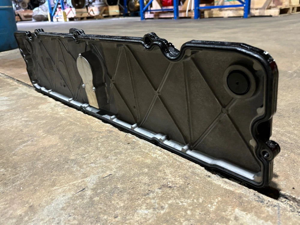 OEM Cummins ISC, ISL Diesel Engine Valve Cover with Breather Housing 3967462