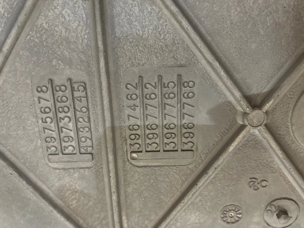 OEM Cummins ISC, ISL Diesel Engine Valve Cover with Breather Housing 3967462