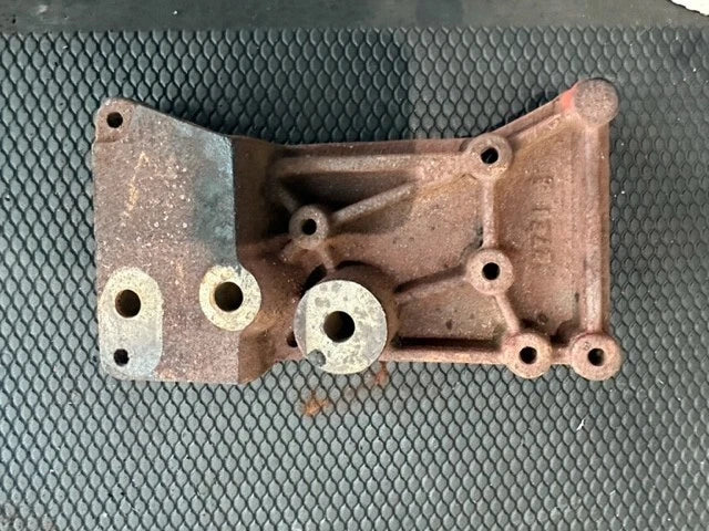 OEM Cummins ISX Diesel Engine Shut off Valve Bracket, 3686338