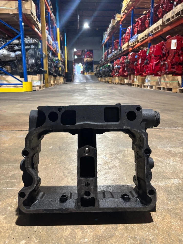 OEM Cummins N14 Celect Plus Diesel Engine Rocker Lever Housing 3076221