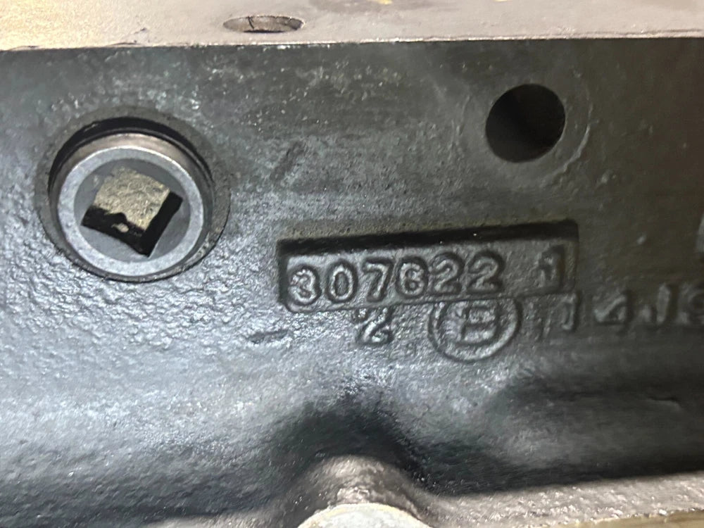 OEM Cummins N14 Celect Plus Diesel Engine Rocker Lever Housing 3076221