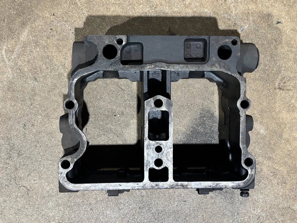 OEM Cummins N14 Celect Plus Rocker Lever Housing 3335301