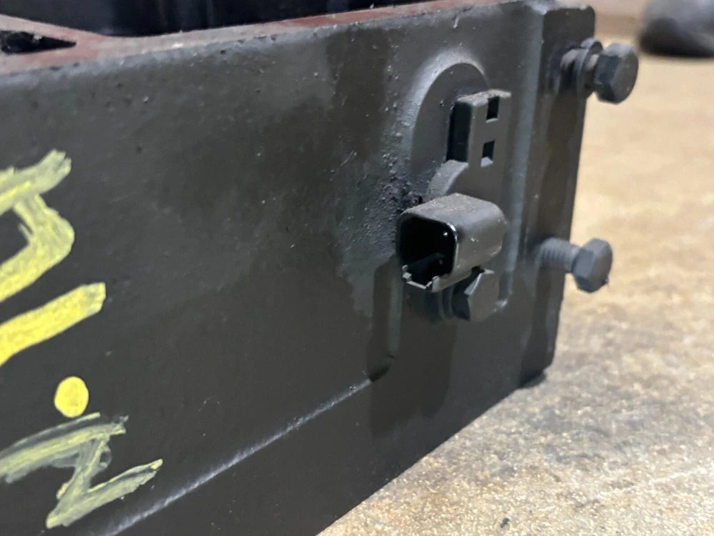 OEM Cummins N14 Celect Plus Rocker Lever Housing 3335301