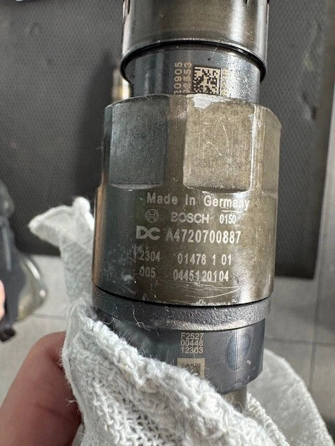 OEM Detroit DD15 DD13 Diesel Engine Fuel Injector A4720700887