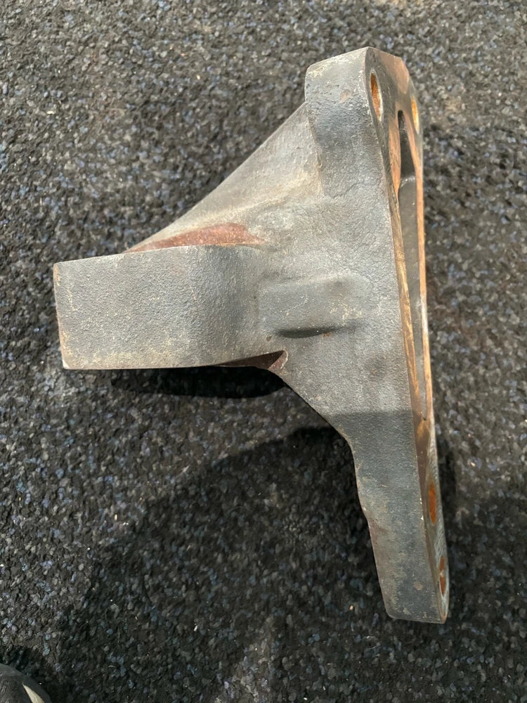 OEM Detroit DD15 Diesel Engine Rear Engine Mount 01-31372-001