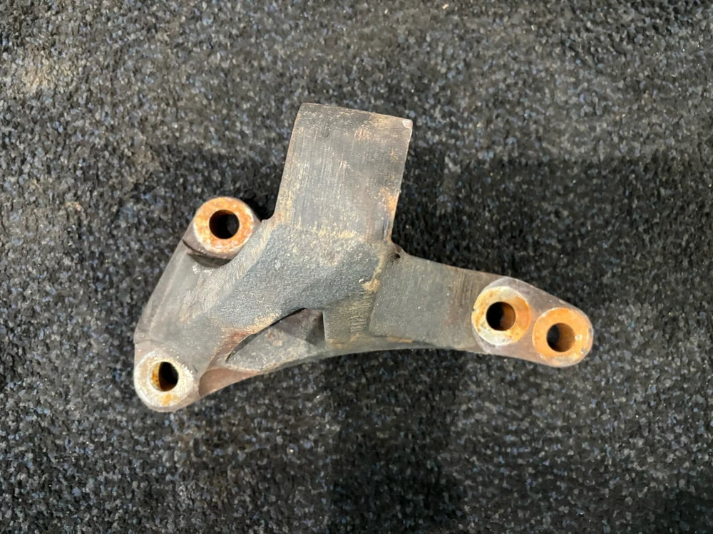 OEM Detroit DD15 Diesel Engine Rear Engine Mount 01-31372-001