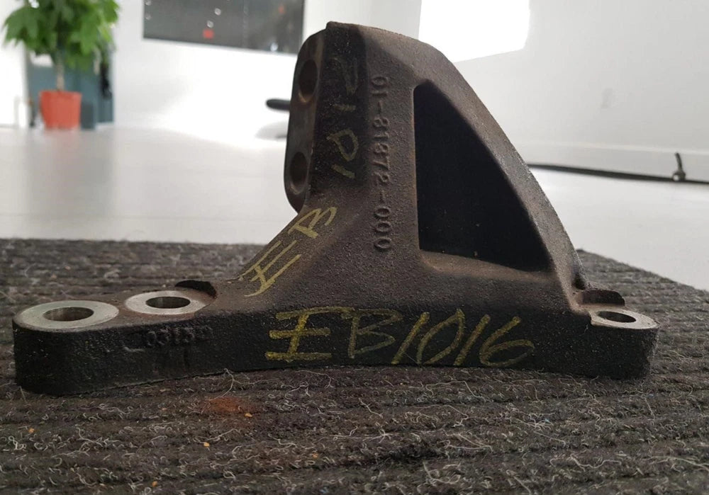 OEM Detroit DD15 Engine Motor Mount 01-31372-000