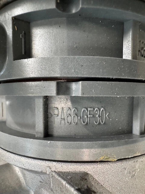 OEM Doosan Diesel Engine Fuel Filter Assembly 400504-00392 PA66-GF30