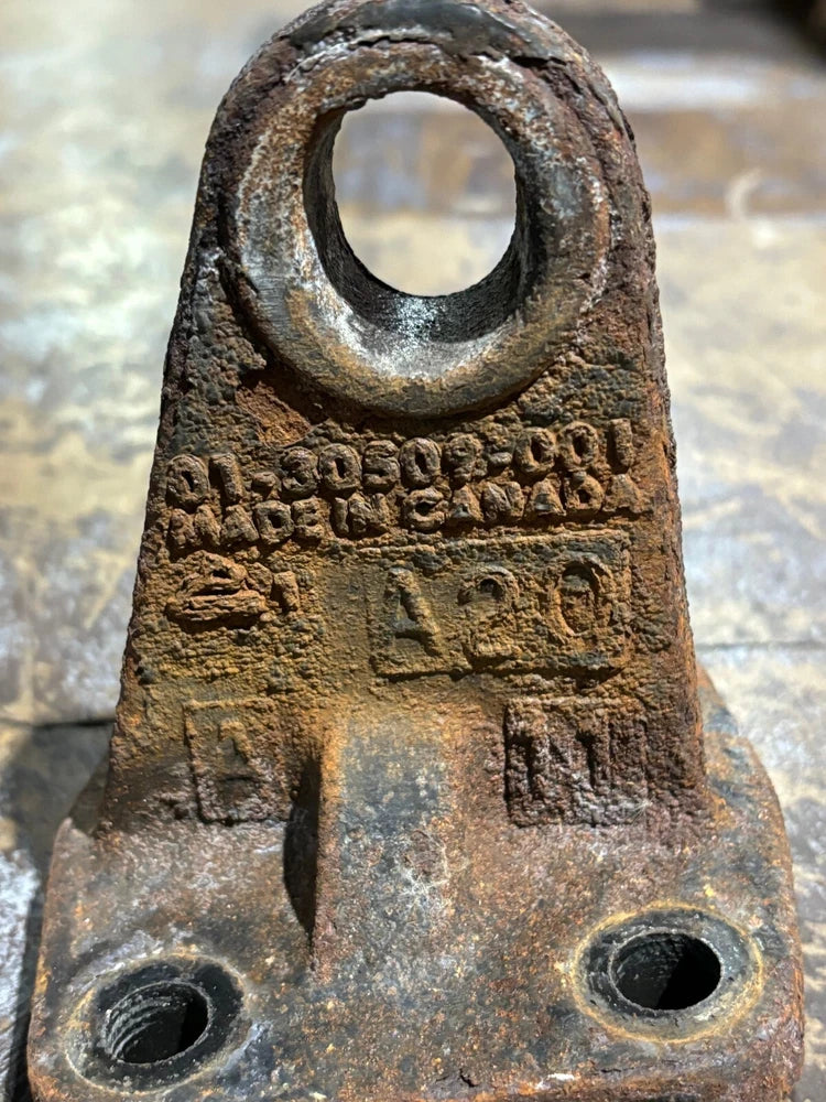 Freightliner OEM M2 RH Rear Motor Mount 01-30509-001