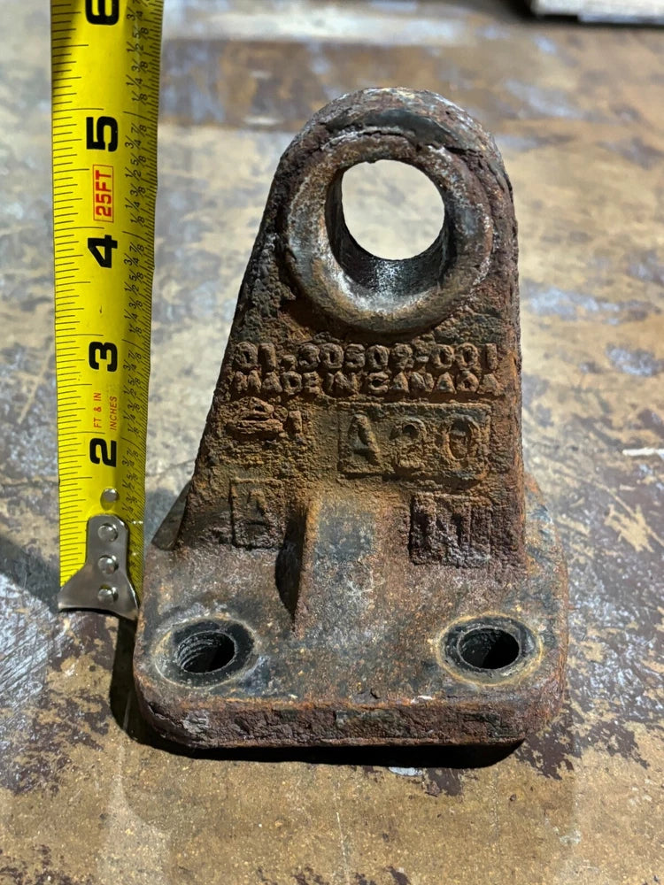 Freightliner OEM M2 RH Rear Motor Mount 01-30509-001