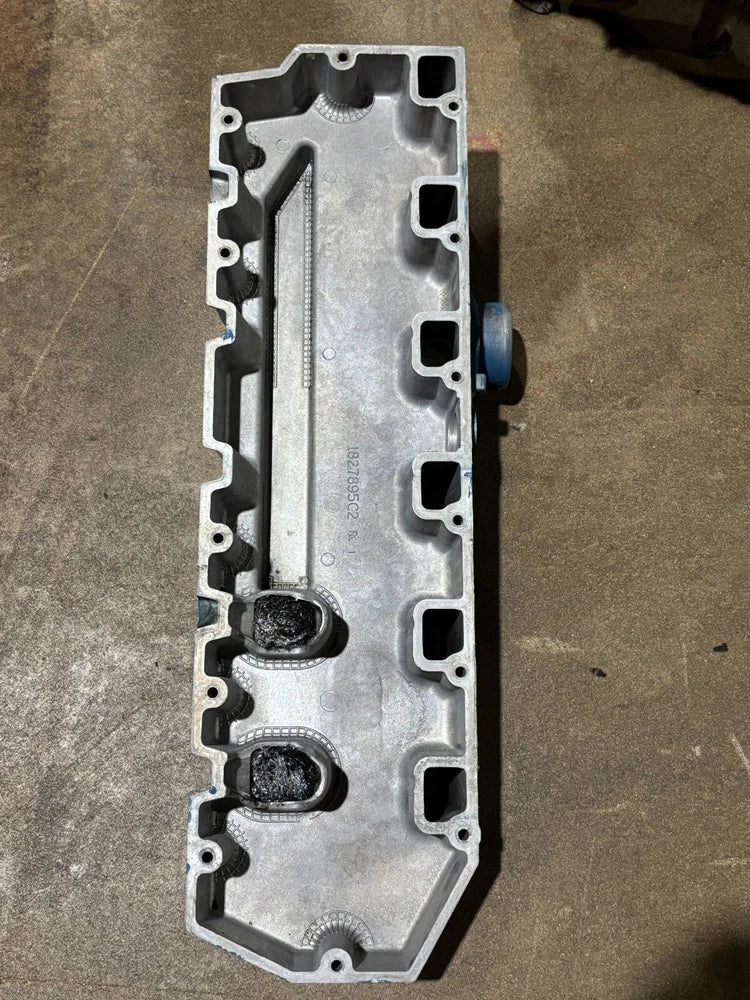 OEM International DT466E DT530E Diesel Engine Valve Cover 1827895C2