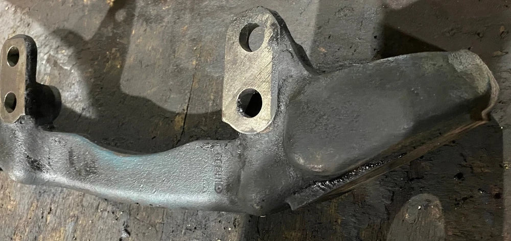 OEM International DT466E Diesel Engine Support Bracket Mount, 3578794C2